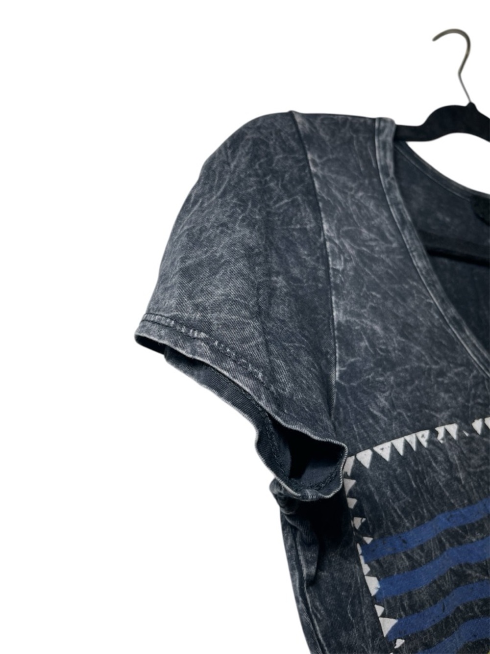 Daytrip Buckle Y2K Acid Wash Bling Freedom Eagle Graphic V-Neck Tee Size Medium - Picture 5 of 15